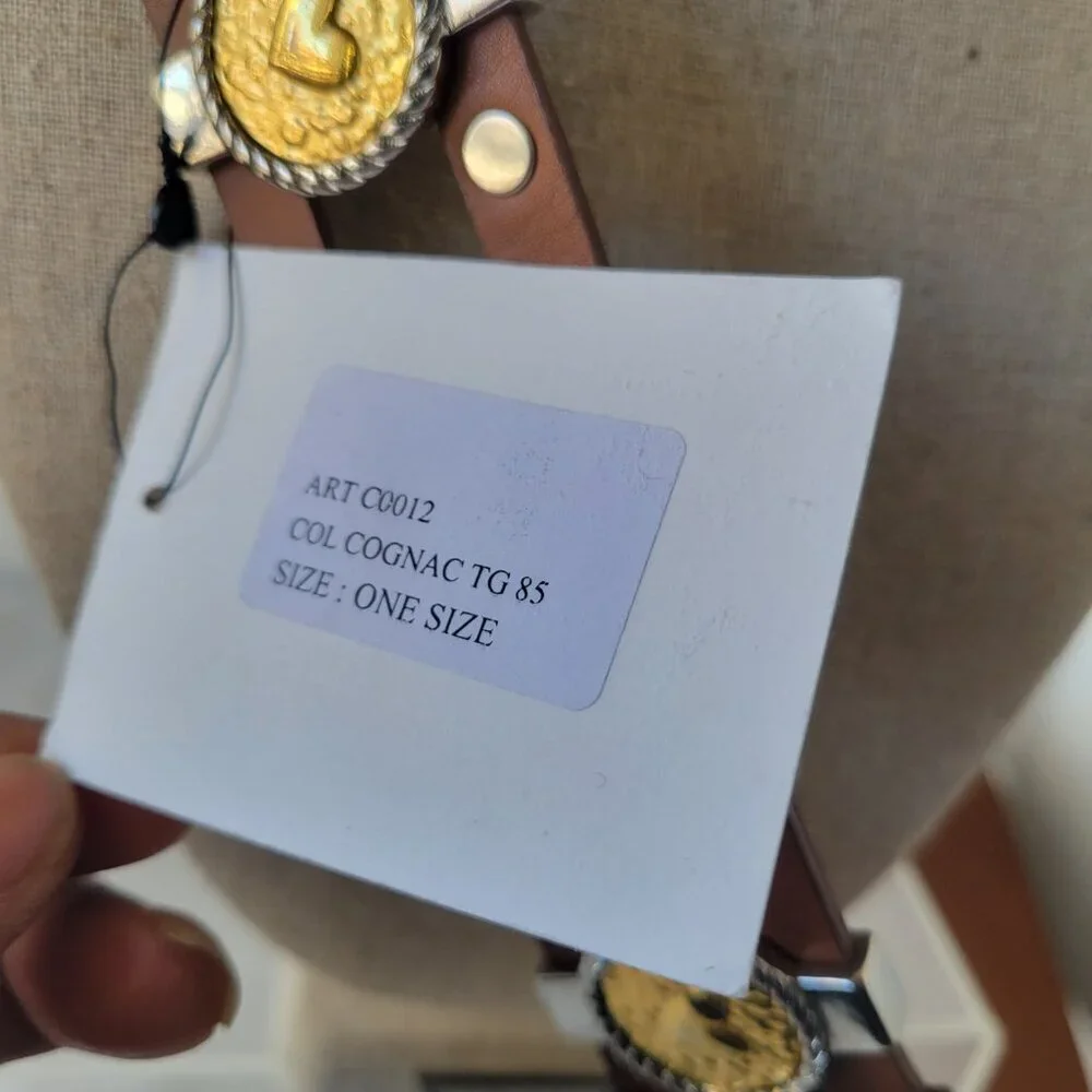 Punt Fibbia Brown Genuine Leather Concho Belt w/Gold-tone Heart Medallions (Size